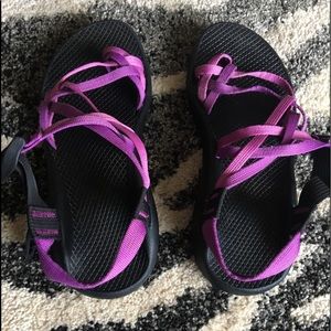 Chacos pink size 8